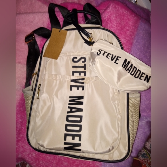 Purses - Picture 5 of 9